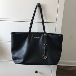 Michael Kors Jet Set Large Tote